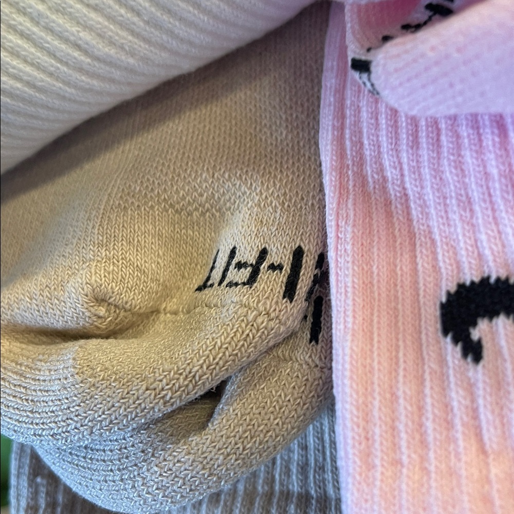 Nike Everyday Plus Socks - Light Gray and Yellow Pink and Purple Cream Tan 6pair - Picture 9 of 16